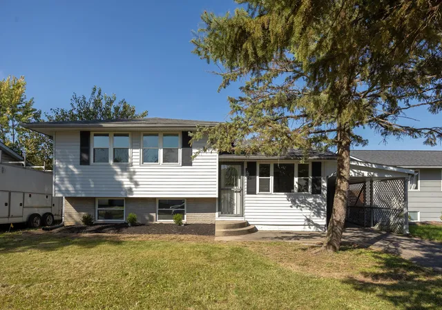 Single family home for sale at 1984 Brimfield Ct, Columbus, OH 43229 | MLS# 226038478