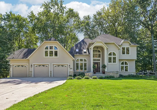 Photo 1 of Single family home for sale at 5612 Echo Rd, Columbus, OH 43230 | MLS# 226038934 | Listing updated on 2026-10-24