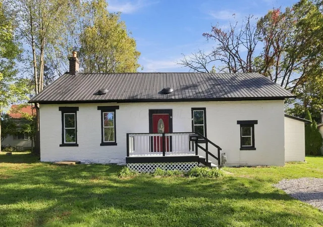 Photo 1 of Single family home for sale at 200 Wooster Ave, Mount Vernon, OH 43050 | MLS# 226038606 | Listing updated on 2026-10-10