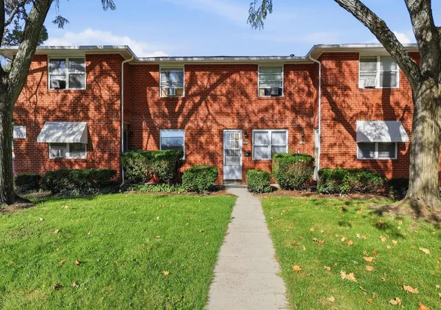 Photo 1 of Townhouse for sale at 1353 Barnett Rd, Columbus, OH 43227 | MLS# 226038608 | Listing updated on 2026-10-14