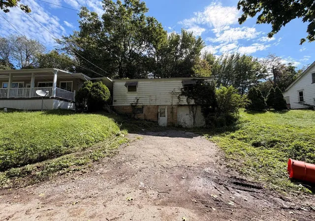 Photo 1 of Sale Pending at 1218 Northside Ave, East Liverpool, OH 43920 | MLS# 226038839 | Listing updated on 2026-10-25
