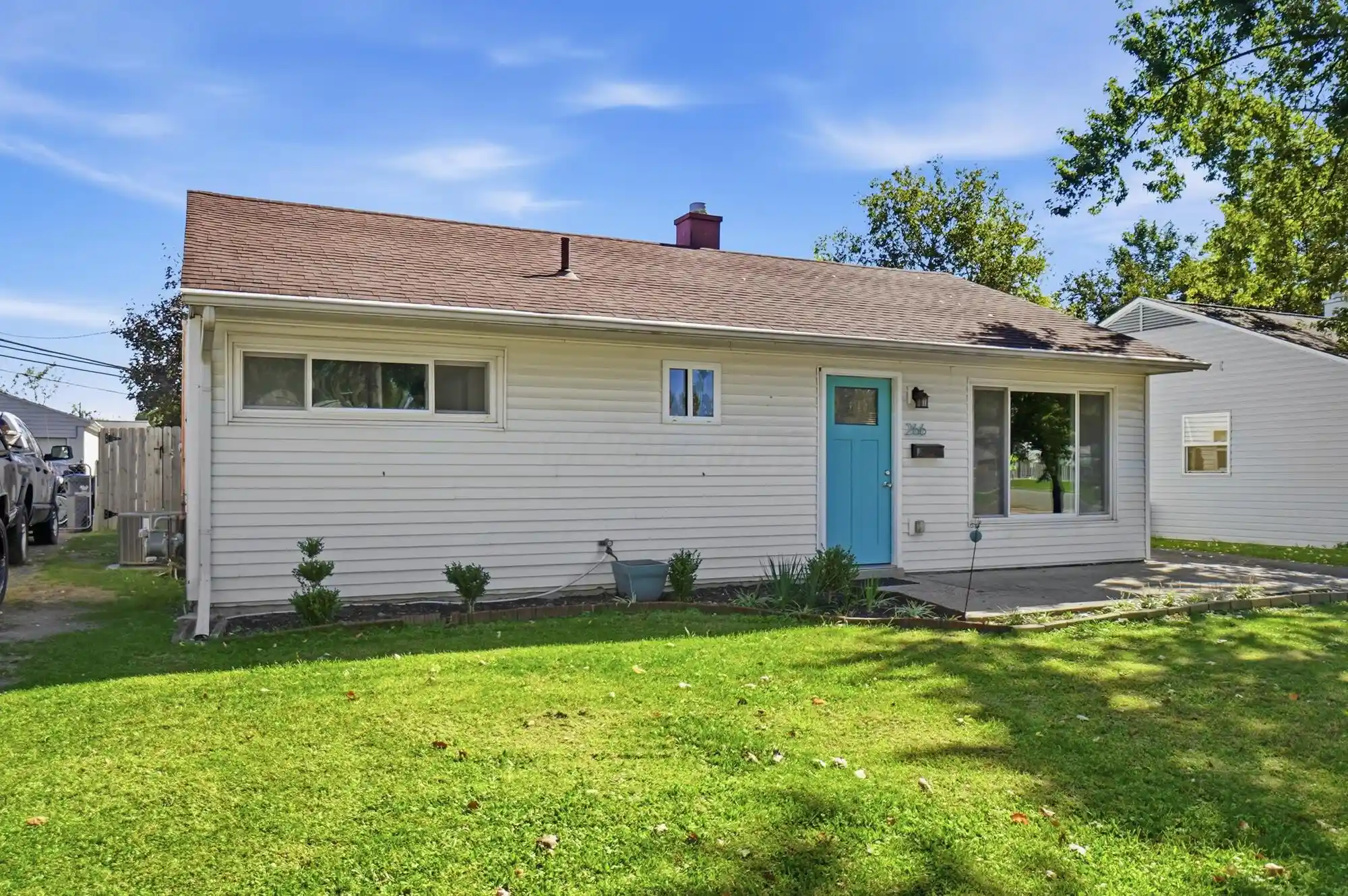 Single family home for sale at 266 S Yearling Rd, Columbus, OH 43213 | MLS# 226038731
