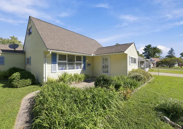Single family home for sale at 4126 Rickenbacker Ave, Columbus, OH 43213 | MLS# 226038717