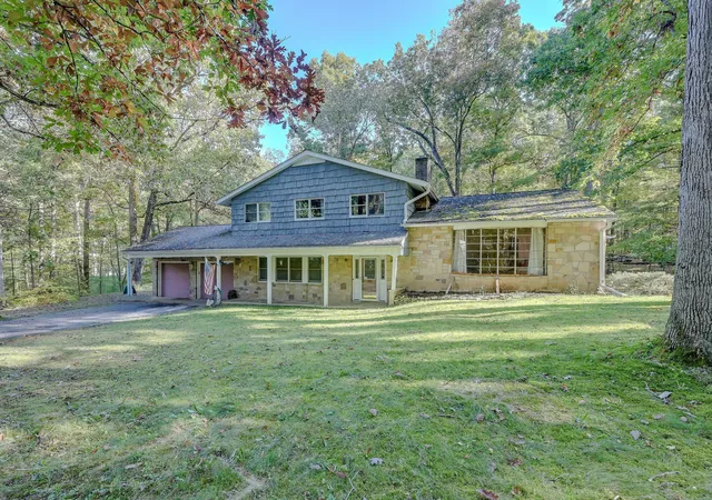 Photo 1 of Single family home for sale at 9408 Robinhood Cir, Westerville, OH 43082 | MLS# 226038783 | Listing updated on 2026-10-16