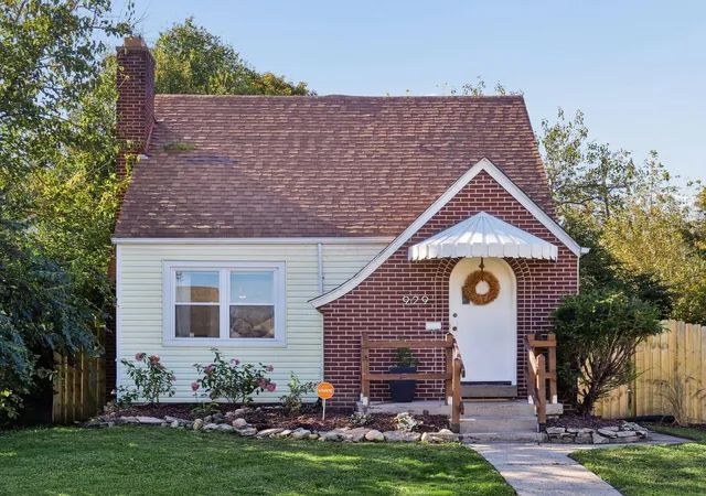 Photo 1 of Single family home for sale at 929 Bulen Ave, Columbus, OH 43206 | MLS# 226039933 | Listing updated on 2026-10-27