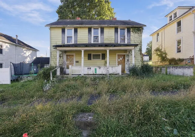 Single family home for sale at 122 Hull St, Crooksville, OH 43731 | MLS# 226039365