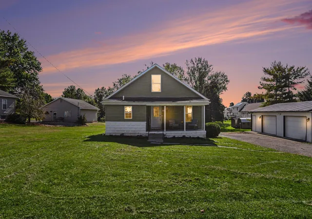 Photo 1 of Single family home for sale at 464 W 5th Street, Chillicothe, OH 45601 | MLS# 226038909 | Listing updated on 2026-10-25
