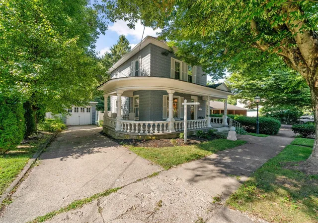 Photo 1 of Single family home for sale at 127 E Elm St, Granville, OH 43023 | MLS# 226039031 | Listing updated on 2026-10-19