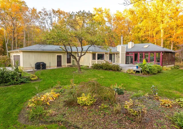 Photo 3 of Single family home for sale at 114 Ponder Pl SW, Pataskala, OH 43062 | MLS# 226038982 | Listing updated on 2026-10-27