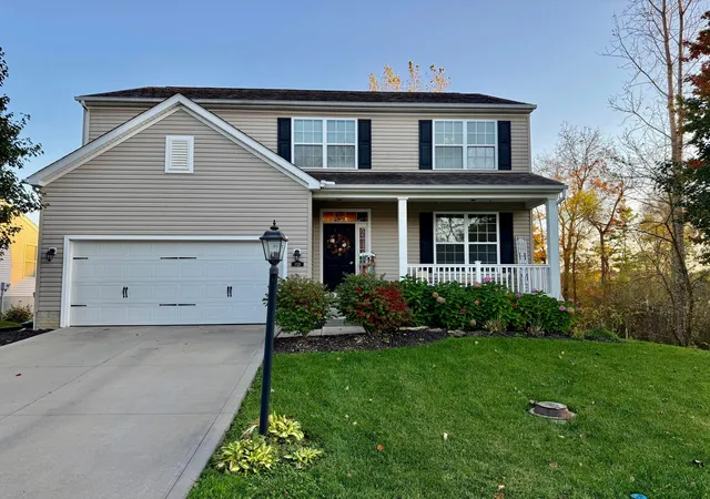 Single family home for sale at 1728 Keela Dr, Pataskala, OH 43062 | MLS# 226038984