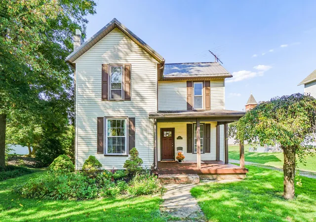 Photo 1 of Single family home for sale at 39 S Main St, Thornville, OH 43076 | MLS# 226039155 | Listing updated on 2026-10-30