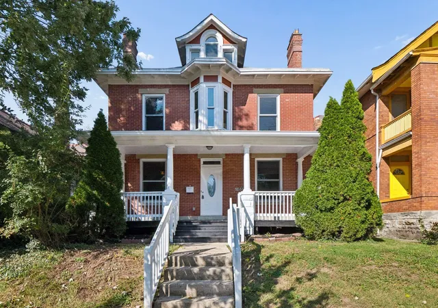 Photo 1 of Single family home for sale at 1646 Bryden Rd, Columbus, OH 43205 | MLS# 226039078 | Listing updated on 2026-10-14