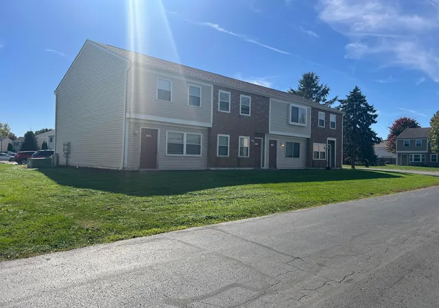 Photo 1 of Townhouse for sale at 1551 1557 Worthington Row Dr, Columbus, OH 43235 | MLS# 226039335 | Listing updated on 2026-10-16