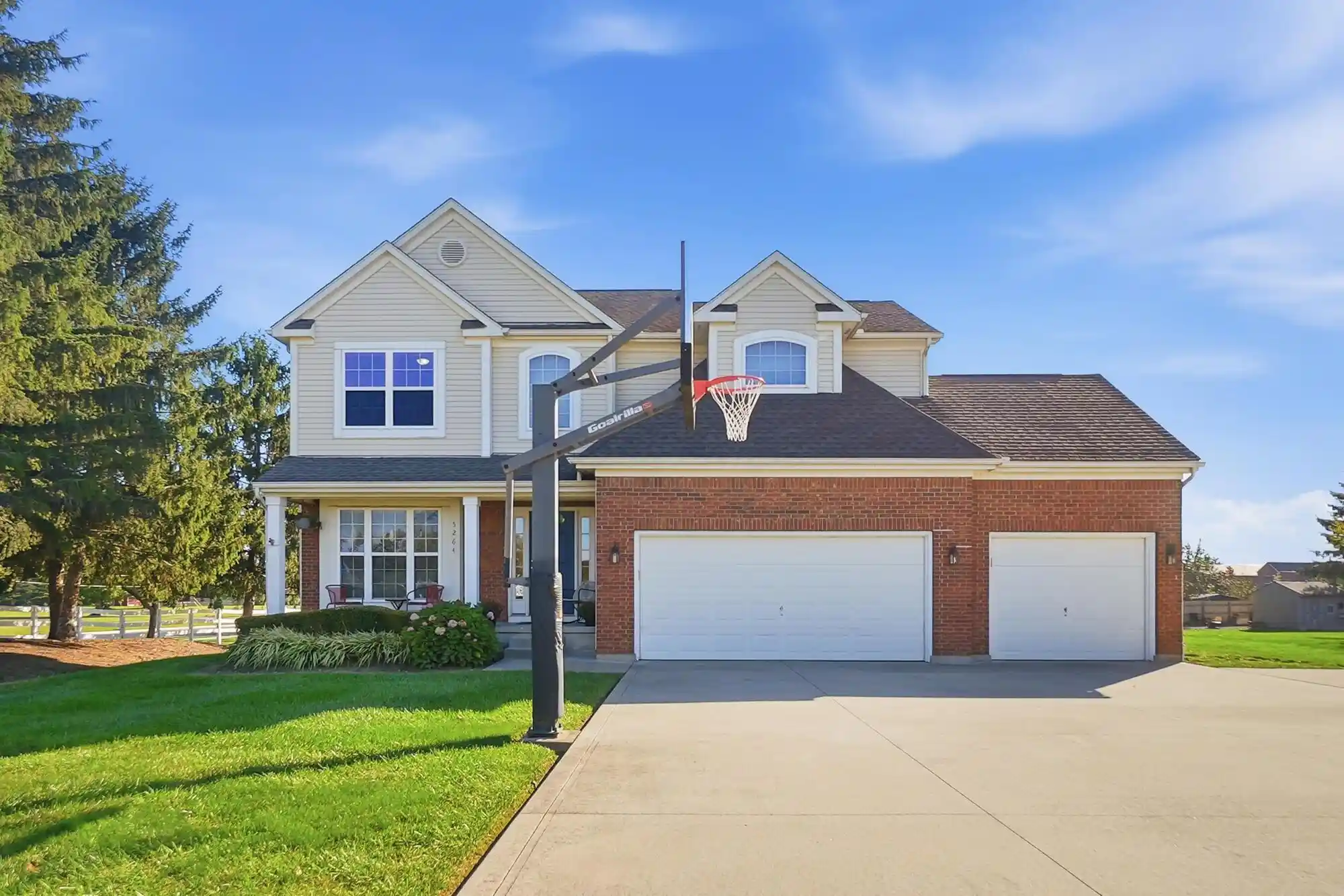Single family home for sale at 5264 Meadow Grv Dr, Grove City, OH 43123 | MLS# 226039133