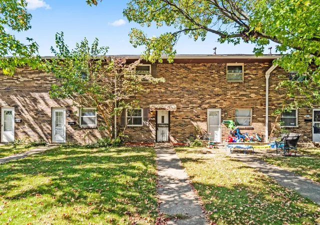 Condo for sale at 2370 Woodbrook Cir S #Unit C, Columbus, OH 43223 | MLS# 226039150