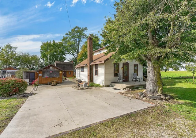 Photo 1 of Sale Pending at 3992 White Rd Se, Washington Court House, OH 43160 | MLS# 226039418 | Listing updated on 2026-10-24