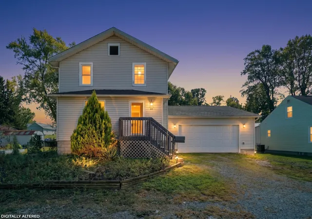 Photo 1 of Single family home for sale at 431 Lexington Ave, Newark, OH 43055 | MLS# 226039166 | Listing updated on 2026-10-26