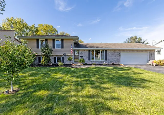 Photo 1 of Sale Pending at 811 Laura Dr, Marion, OH 43302 | MLS# 226039268 | Listing updated on 2026-10-17