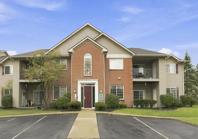 Listing Photo 1 - Condo for sale in building located at 1870 Berrancher Dr, Columbus, OH 43228