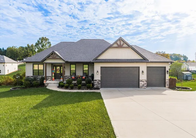 Single family home for sale at 5094 Bedford Park, Nashport, OH 43830 | MLS# 226039330