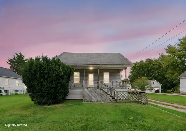 Photo 1 of Single family home for sale at 818 North W, Hebron, OH 43025 | MLS# 226039496 | Listing updated on 2026-10-17