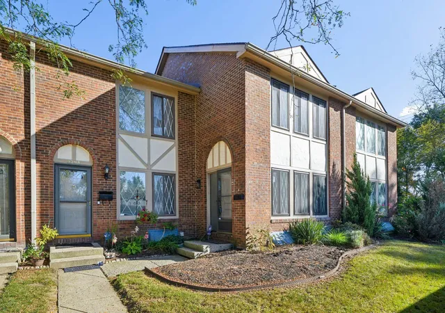 Single family home for sale at 3300 Valley Ln S, Columbus, OH 43231 | MLS# 226040088