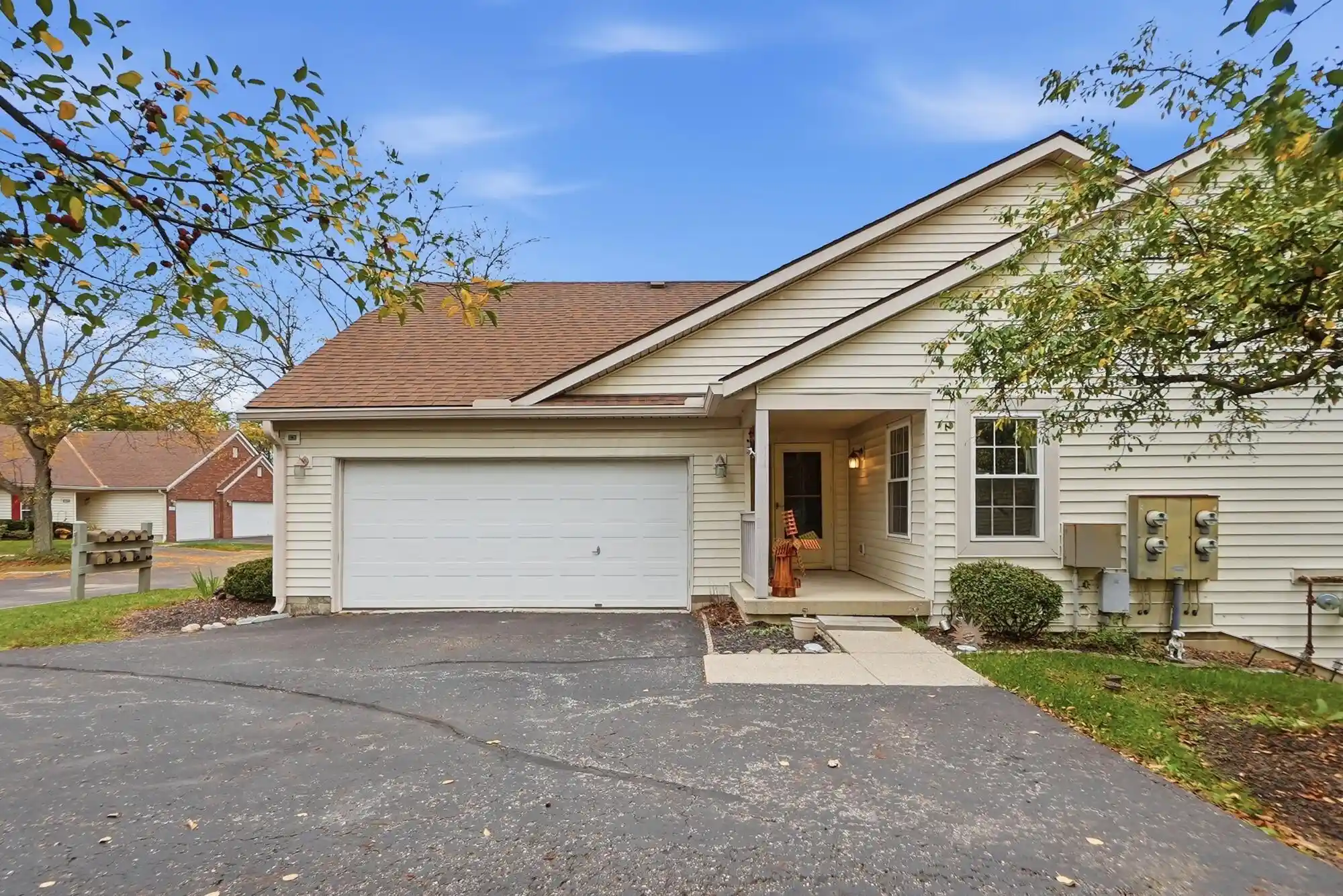 Listing Photo 1 - Condo for sale in 4466 White Leaf Wy located at 4466 White Leaf Wy, Columbus, OH 43228 - Unit 4466 White Leaf Way