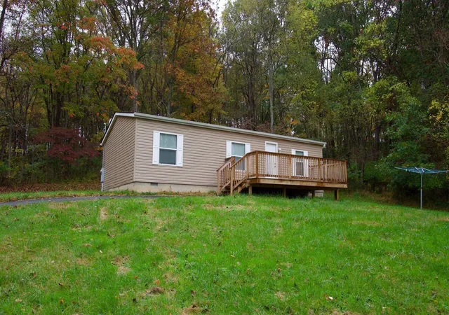 Photo 1 of Single family home for sale at 17557 Mckee Hl Rd, Frazeysburg, OH 43822 | MLS# 226039562 | Listing updated on 2026-10-17