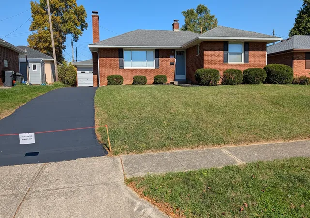Photo 1 of Single family home for sale at 2734 Glendale Rd, Grove City, OH 43123 | MLS# 226040143 | Listing updated on 2026-10-24