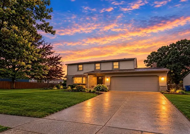 Photo 1 of Single family home for sale at 2000 Queensbridge Dr, Columbus, OH 43235 | MLS# 226039493 | Listing updated on 2026-10-23