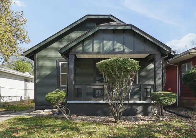 Photo 1 of Single family home for sale at 1044 Seymour Ave, Columbus, OH 43206 | MLS# 226039972 | Listing updated on 2026-10-28