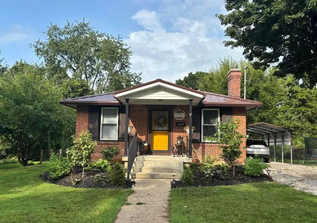 Photo 1 of Single family home for sale at 406 Trenton St, Hillsboro, OH 45133 | MLS# 226039554 | Listing updated on 2026-10-24