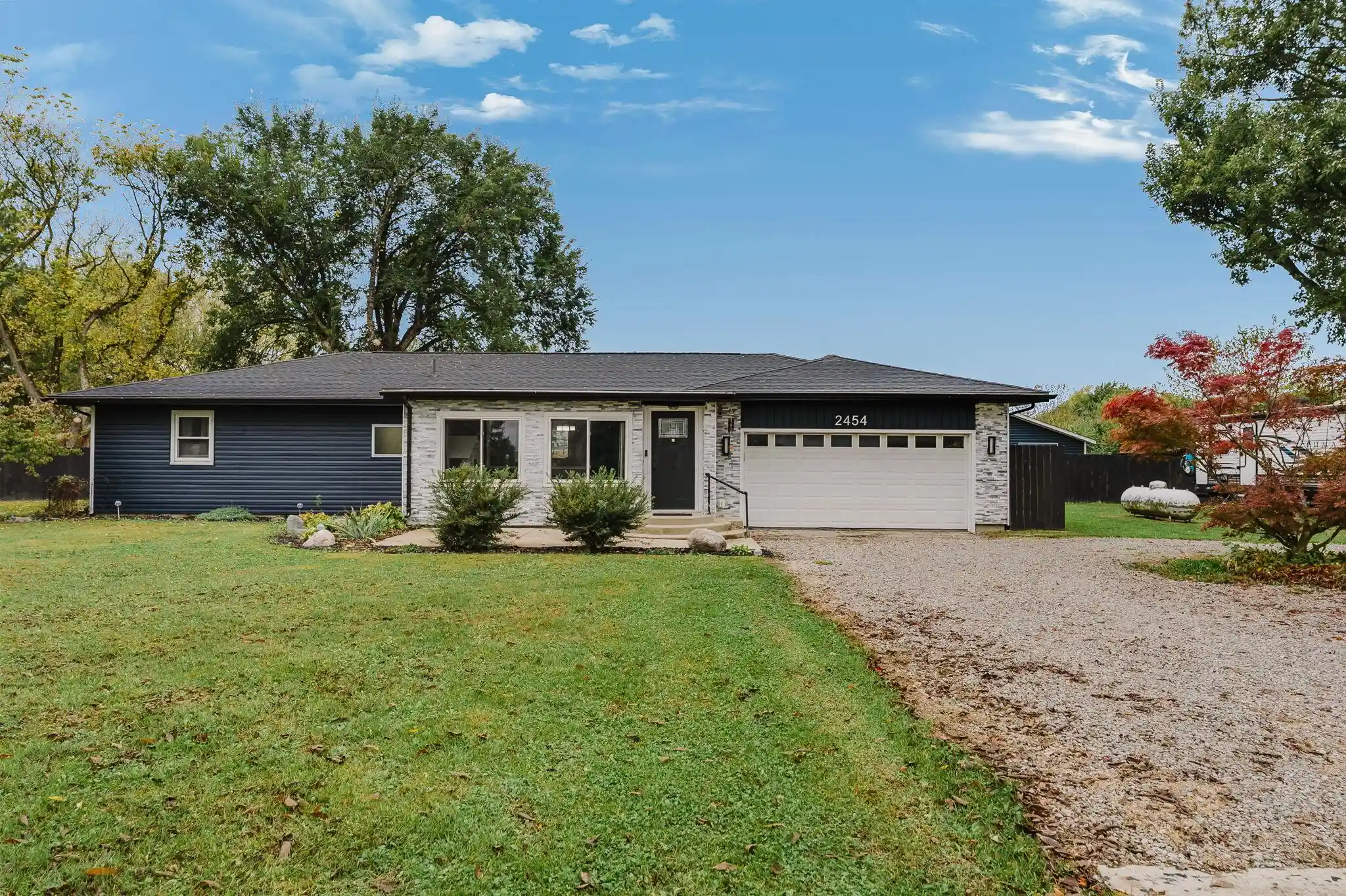 Photo 1 of Single family home for sale at 2454 Bogus Rd Se, Washington Court House, OH 43160 | MLS# 226039628 | Listing updated on 2026-10-23