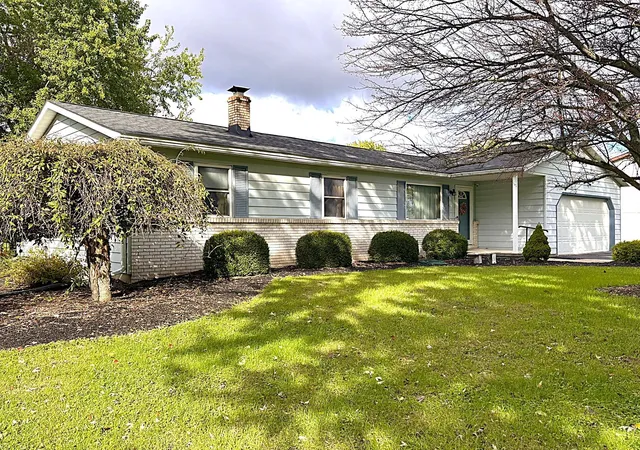 Single family home for sale at 1381 Surrey Downs Rd, Newark, OH 43055 | MLS# 226039642