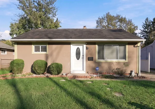 Photo 1 of Single family home for sale at 2222 Century Dr, Columbus, OH 43211 | MLS# 226039664 | Listing updated on 2026-10-20