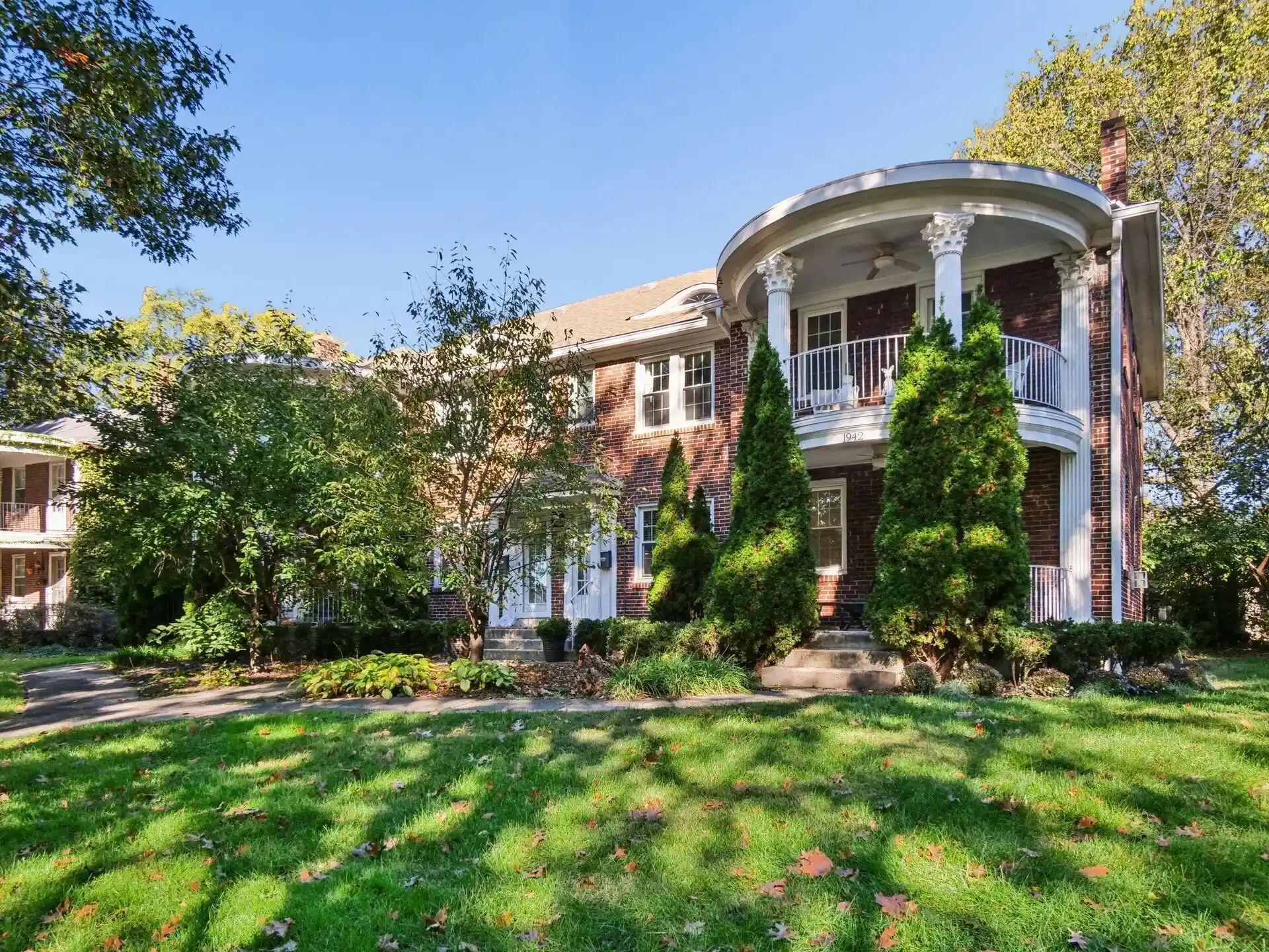 Listing Photo 1 - Condo for sale in 1942 Guilford Rd located at 1942 Guilford Rd, Columbus, OH 43221 - Unit 1942 Guilford Rd