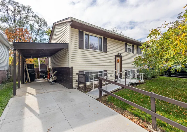 Photo 1 of Sale Pending at 3335 Parklane Ave, Columbus, OH 43231 | MLS# 226040945 | Listing updated on 2026-10-30