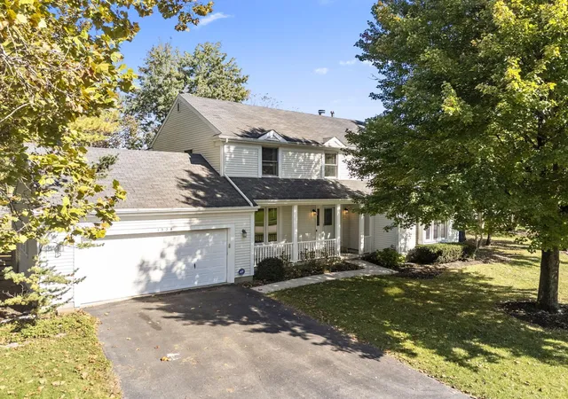Photo 1 of Single family home for sale at 1328 Le Anne Marie Cir, Columbus, OH 43235 | MLS# 226040321 | Listing updated on 2026-10-28