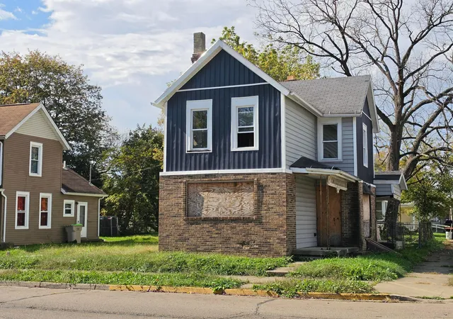 Photo 1 of Single family home for sale at 1001 Clifton Ave, Springfield, OH 45505 | MLS# 226039954 | Listing updated on 2026-10-22