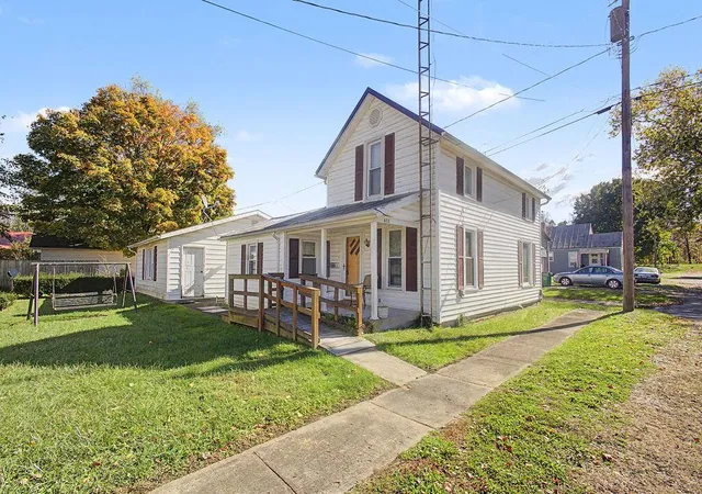 Single family home for sale at 402 S Harrison St, Mount Vernon, OH 43050 | MLS# 226039721