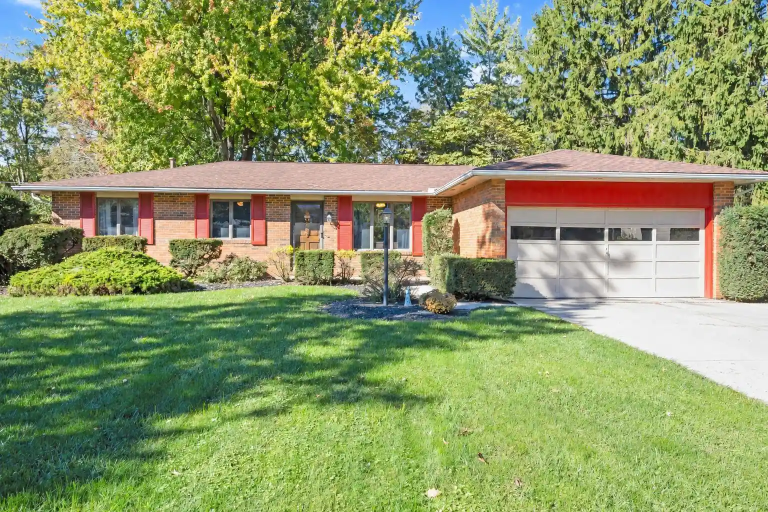 Single family home for sale at 213 Meadowbrook Dr, Bellefontaine, OH 43311 | MLS# 226040118