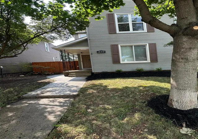Photo 2 of Single family home for sale at 795 Beech St, Columbus, OH 43206 | MLS# 226039752 | Listing updated on 2026-10-28