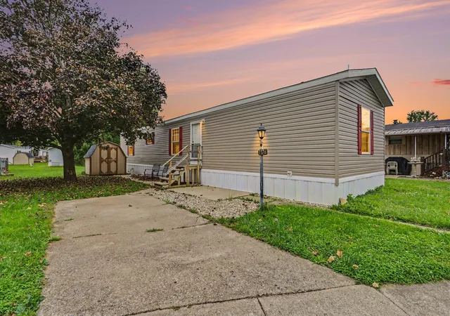 Single family home for sale at 176 Parklawn Dr, Circleville, OH 43113 | MLS# 226039850