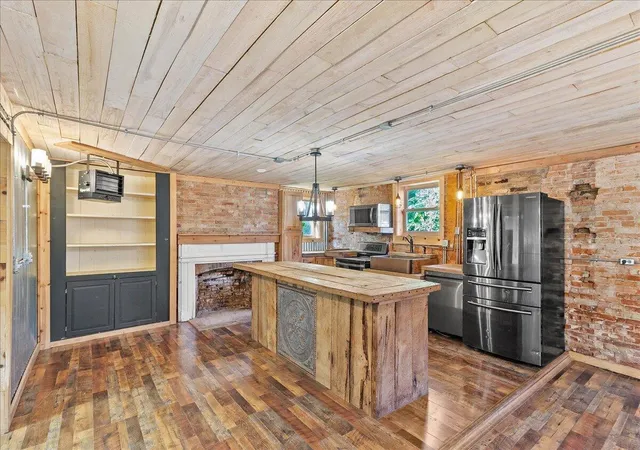 Photo 1 of Single family home for sale at 4765 E National Rd, Springfield, OH 45505 | MLS# 226039955 | Listing updated on 2026-10-21