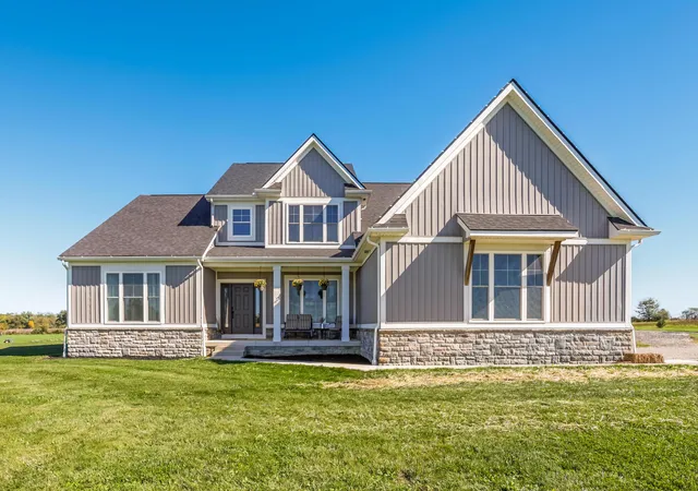 Single family home for sale at 5622 Winchester Southern Rd, Stoutsville, OH 43154 | MLS# 226039899