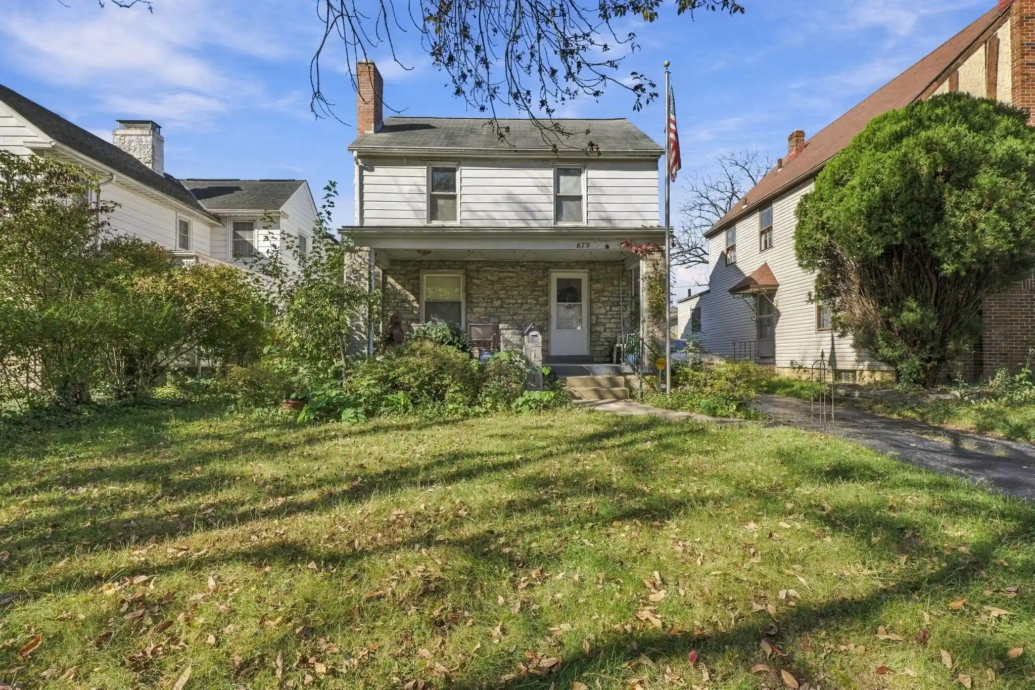 Photo 1 of Single family home for sale at 879 Vernon Rd, Columbus, OH 43209 | MLS# 226039940 | Listing updated on 2026-10-23