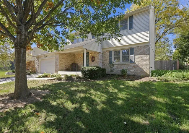 Photo 1 of Single family home for sale at 33 Spring Holw Ln, Westerville, OH 43081 | MLS# 226039958 | Listing updated on 2026-10-27