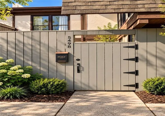 Photo 1 of Condo for sale at 5498 Worth Forest Pl E #L, Columbus, OH 43229 | MLS# 226039872 | Listing updated on 2026-10-20