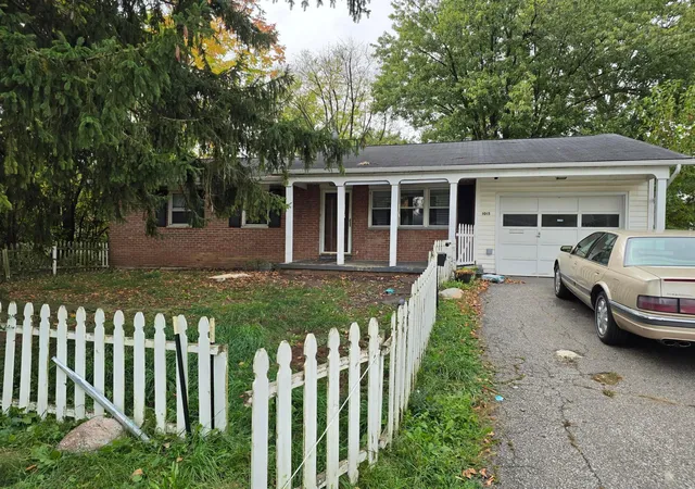 Photo 1 of Sale Pending at 1015 Edison Ave, Marion, OH 43302 | MLS# 226039832 | Listing updated on 2026-10-22