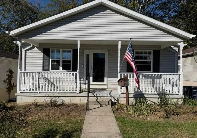 Single family home for sale at 811 Boyd St, Lancaster, OH 43130 | MLS# 226040247